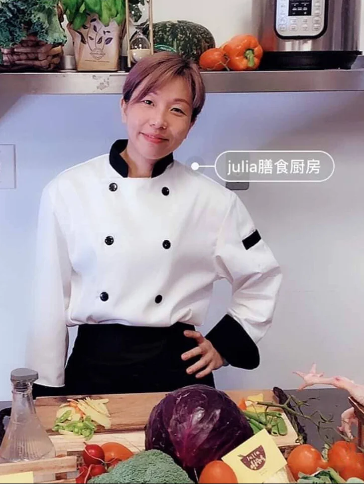 Julia Lam 專業助產師照片